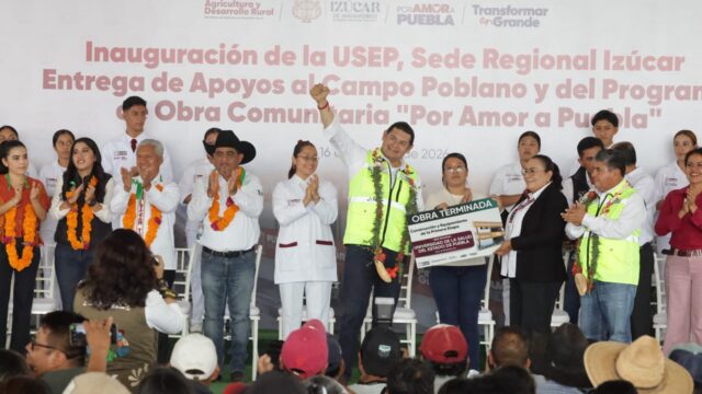Obra comunitaria y apoyos al campo llevan bienestar a las familias de la Mixteca