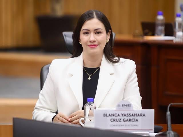 Blanca Cruz asume presidencia provisional del INE tras renuncia de Guadalupe Taddei