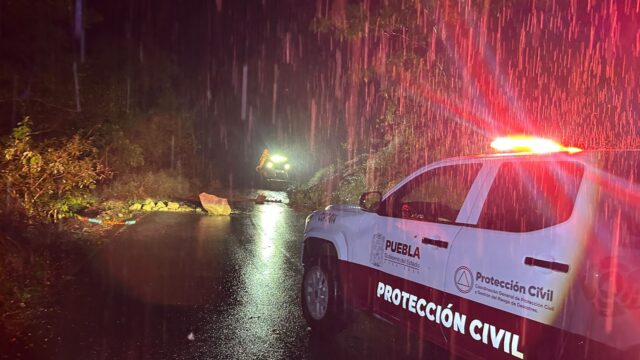Neblina deja varados a 25 excursionistas en el Pico de Orizaba; los rescatan