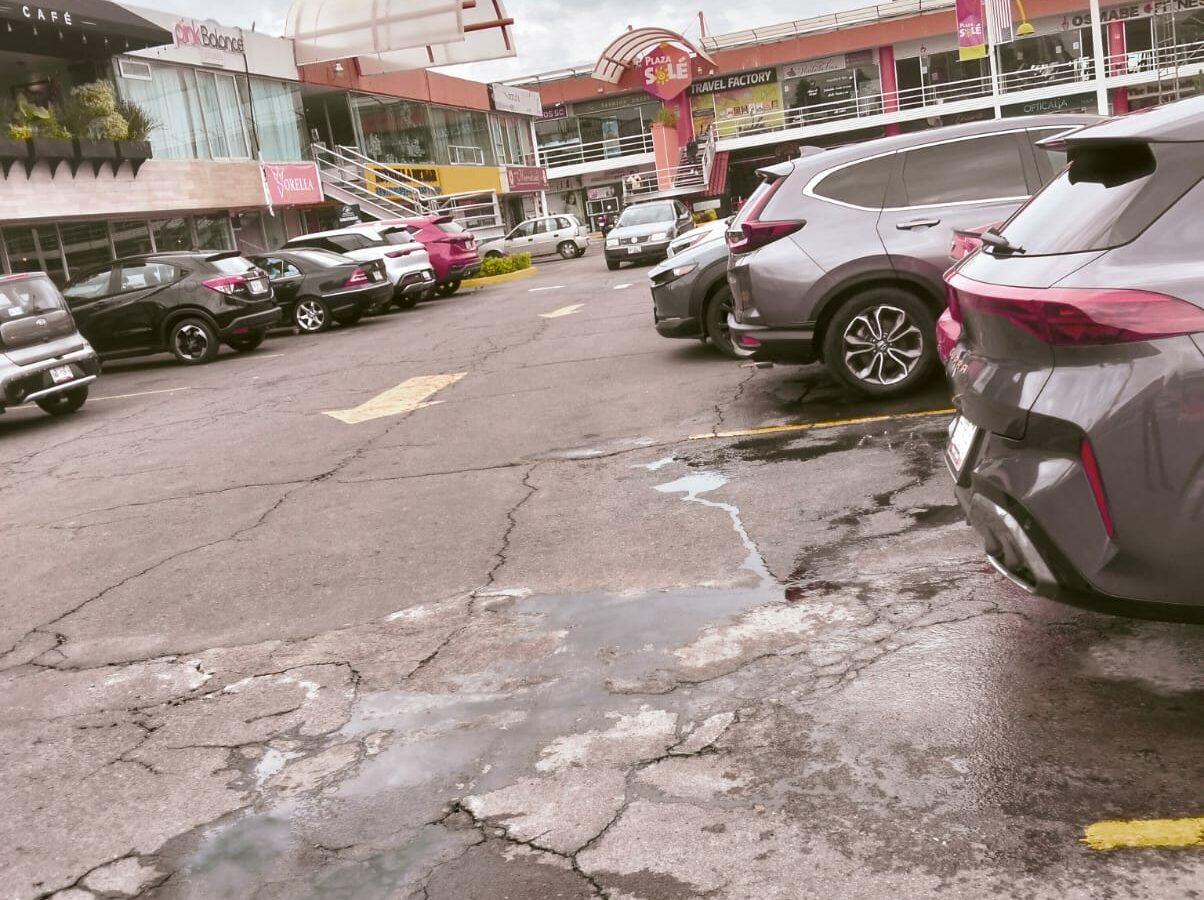 El abuso de las plazas comerciales en Puebla