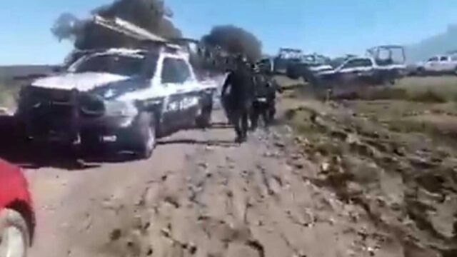 Tren embiste camioneta en Esperanza; muere un hombre y reportan 11 lesionados